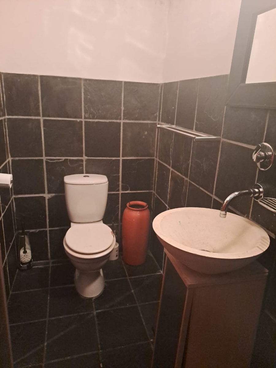 2 Bedroom Property for Sale in Cape Town City Centre Western Cape